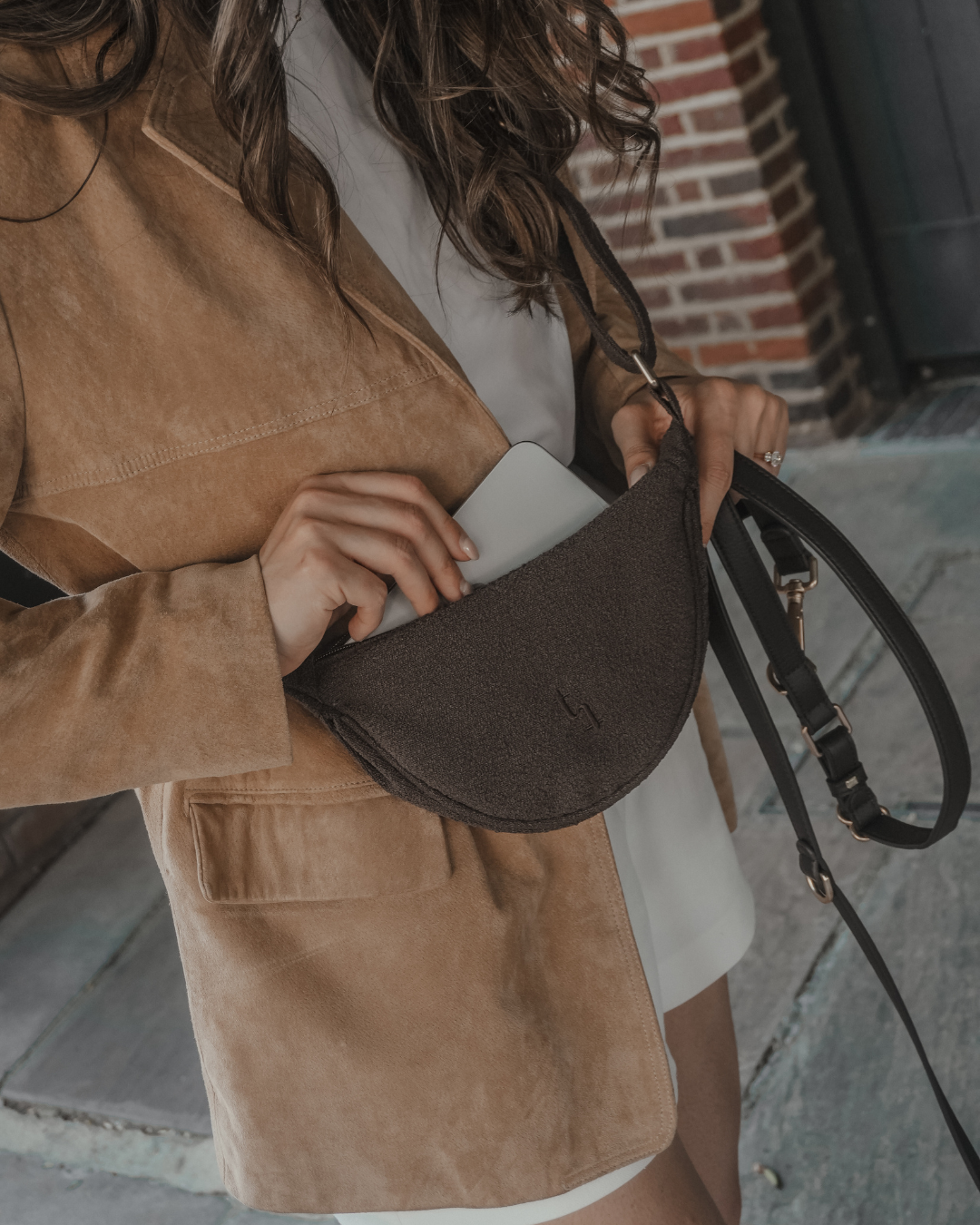 Chocolate | Bouclé Walking Bag